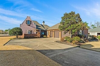 Building Photo - 4140 Primrose Dr