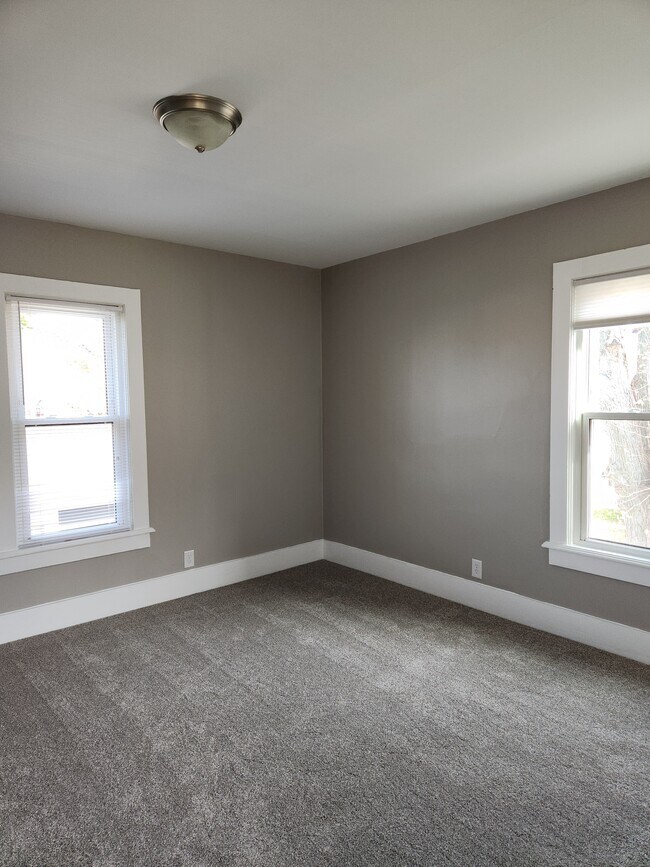 Building Photo - 506 Church St