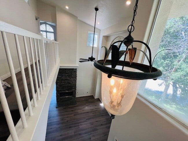 Building Photo - COMPLETELY REMODELED 3 Beds+2.5 Baths 2-st...