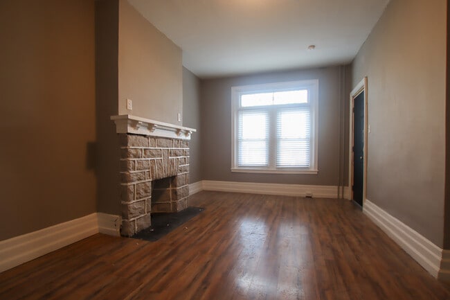 Building Photo - 59 N 61st St