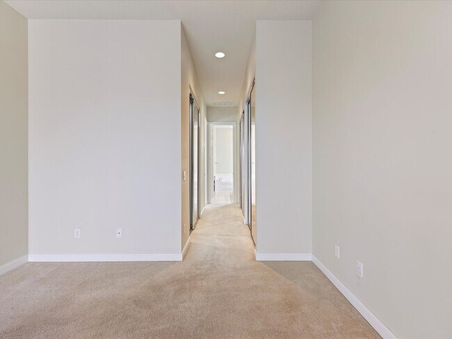 Building Photo - 4-bd,3-bth in The Isles-One Of Palmer Ranch’s Most Sought After Community