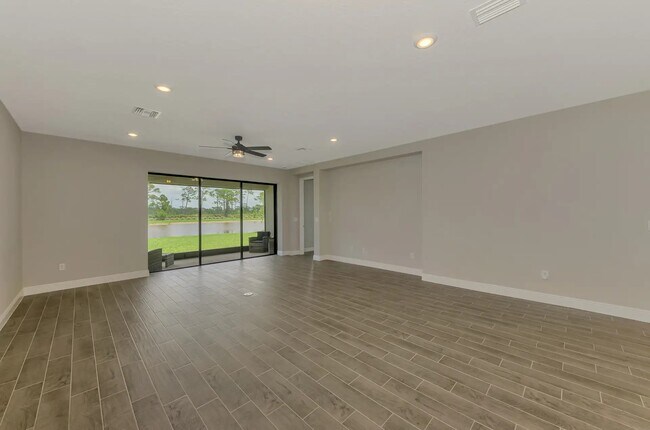 Building Photo - 5664 Blue Reef Pl