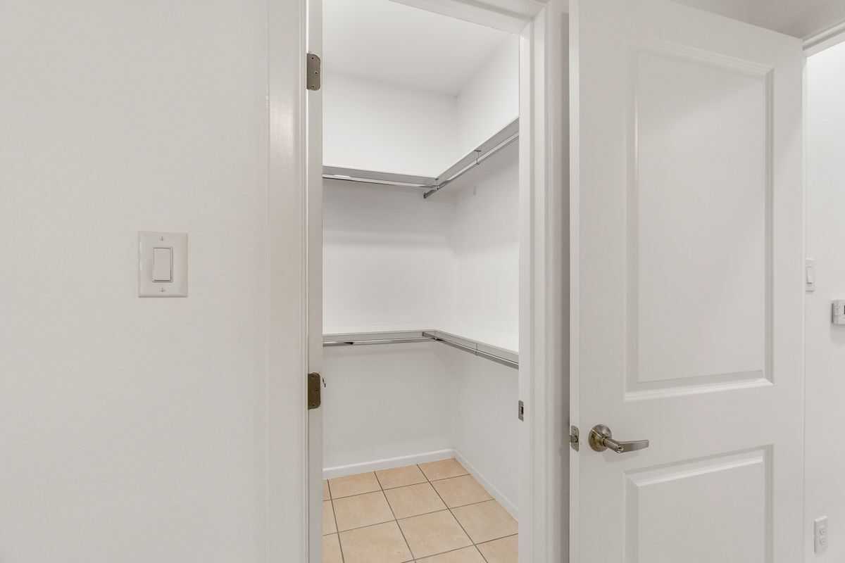 Building Photo - 418 N 3rd St