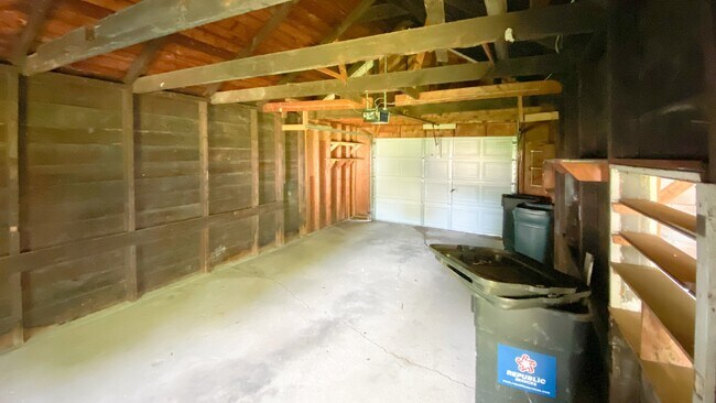 Building Photo - 1319 W Madison St