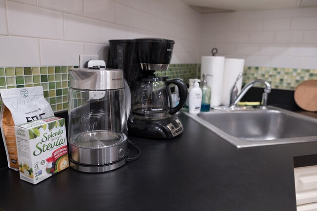 Building Photo - 301 E 104th St