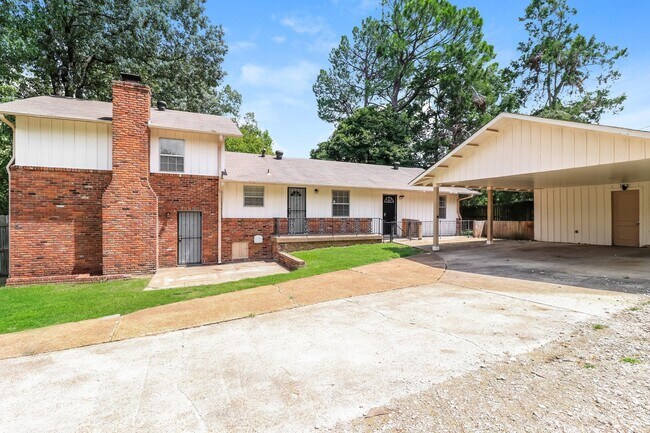 Building Photo - 3569 Arsenal St