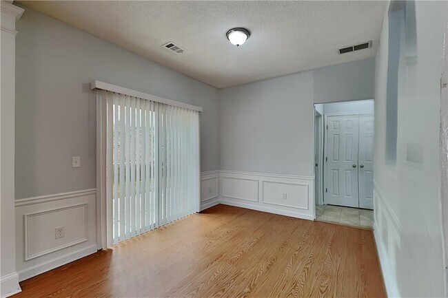 Building Photo - 2926 Cottesford Way SE