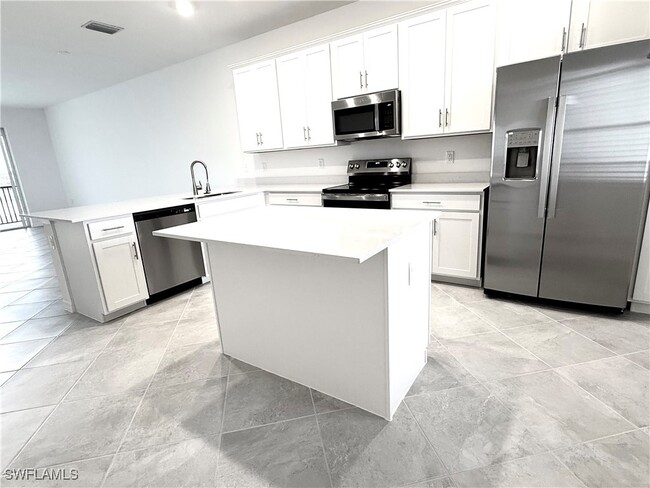 Building Photo - 5527 Double Eagle Cir