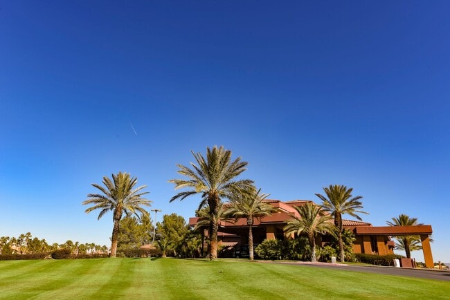 Building Photo - Luxury Home located in Henderson