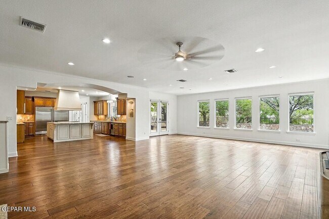 Building Photo - 6528 Calle Placido Dr