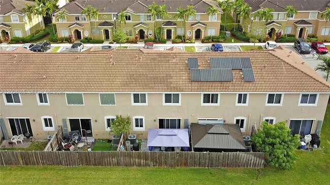 Building Photo - 1052 SE 23rd Ave