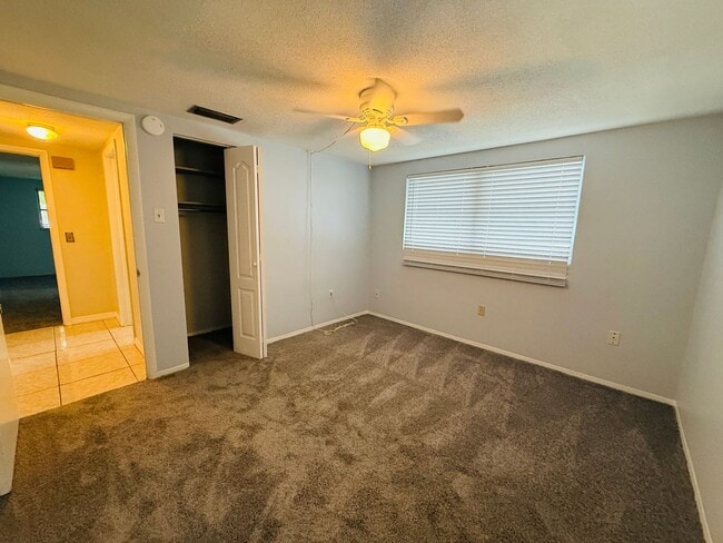 Building Photo - 7910 Lilac Dr