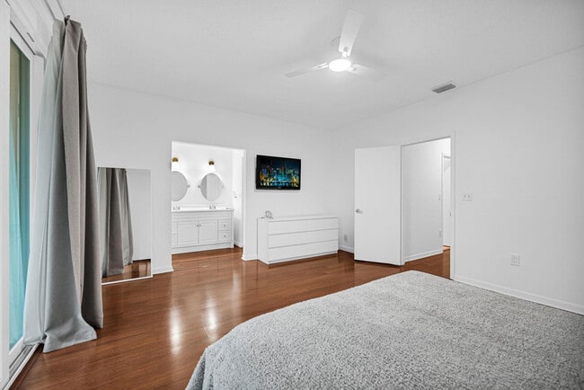 Building Photo - 21385 Marina Cove Cir