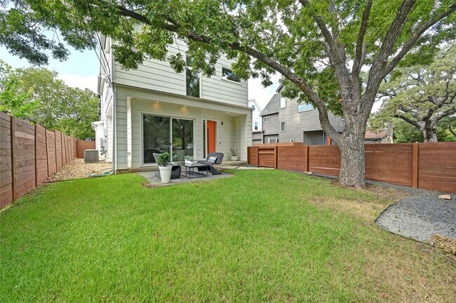 Building Photo - 2502 Southland Dr