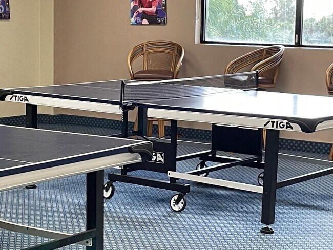 Building Photo - 9423 S Hollybrook Lake Dr