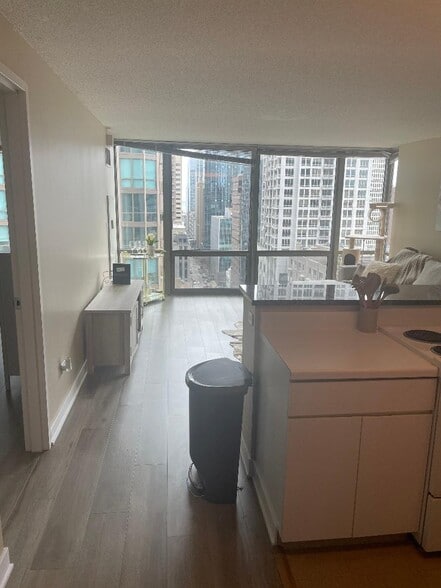 Building Photo - 2 E Erie St