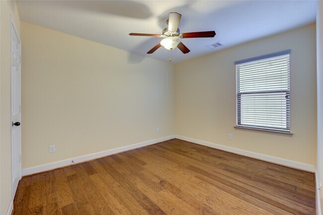 Building Photo - 26311 Parkman Grove Dr