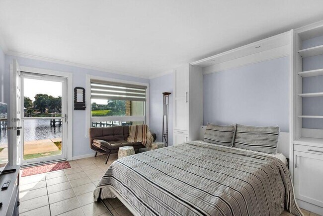 Building Photo - 210 Pelham Rd