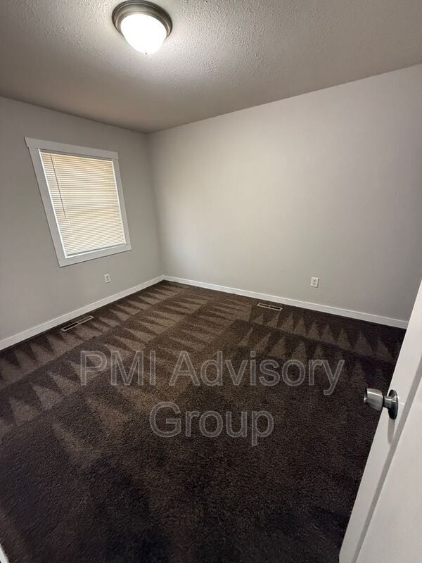 Building Photo - 544 SE Colfax Pl