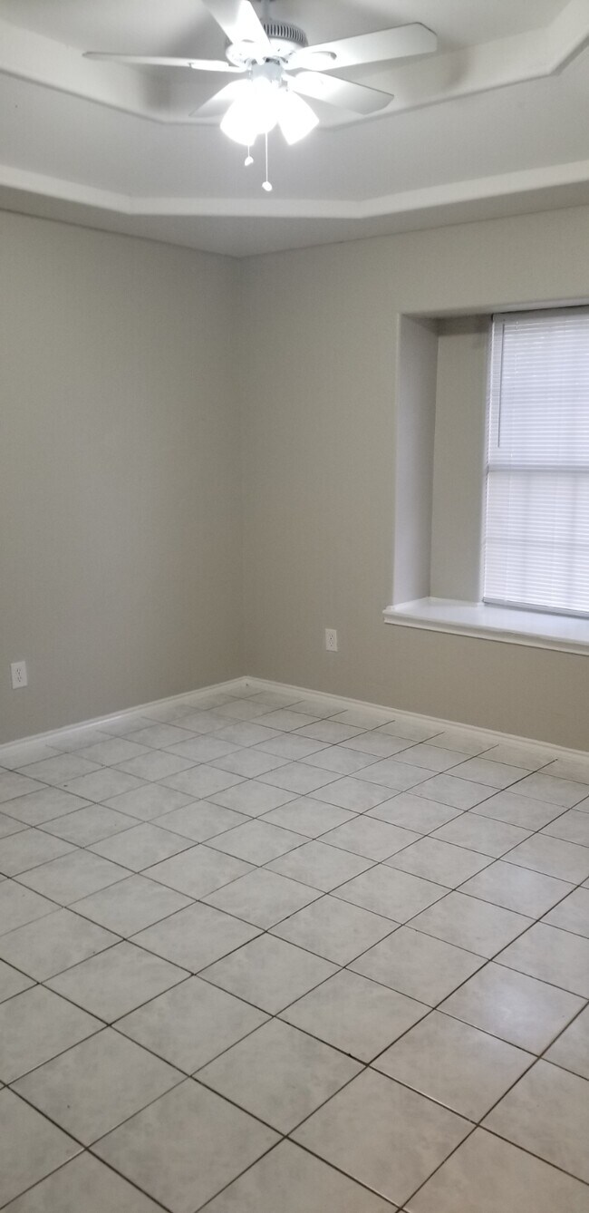 Building Photo - Caffery