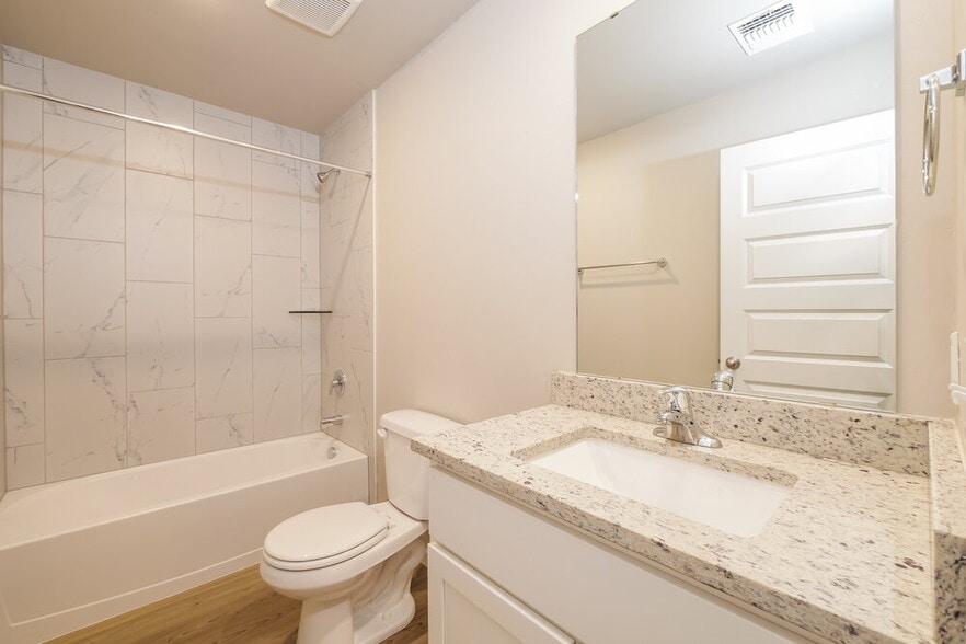 Building Photo - 12721 Carrara Ln