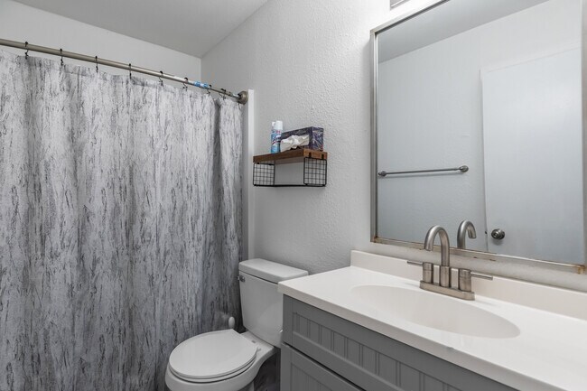 Building Photo - 5725 Quail Run St