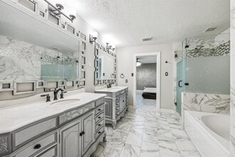 Building Photo - 6021 Whispering Lakes Dr