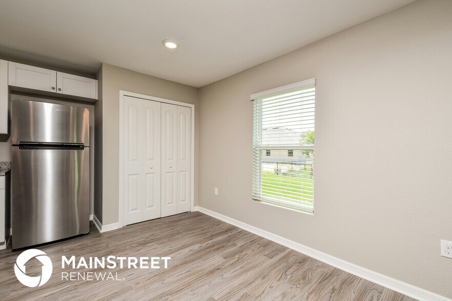 Building Photo - 1220 NW 36th Pl