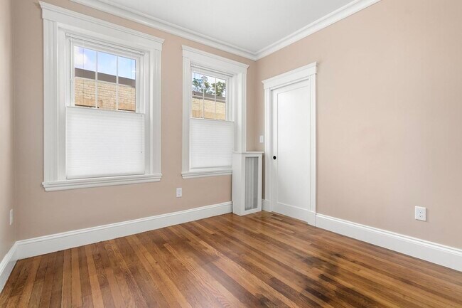 Building Photo - 132 Sewall Ave