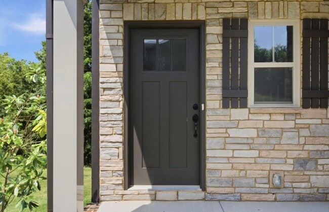 Building Photo - 187 Westwoods Dr