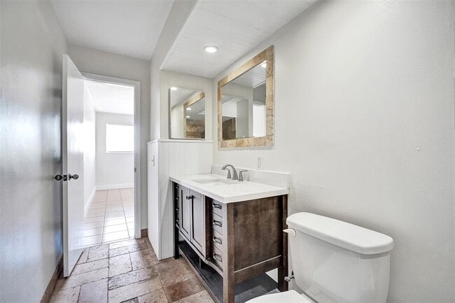 Building Photo - 2175 NE 56th St