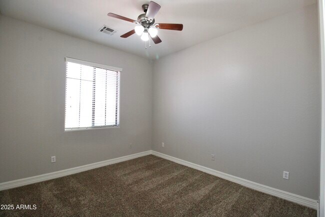 Building Photo - 1456 E 9th St