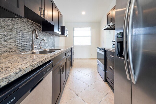 Building Photo - 9876 Nob Hill Ct