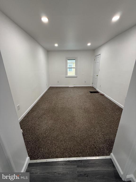 Building Photo - 109 N Main St