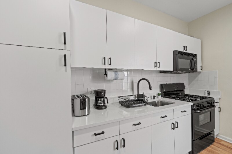 Building Photo - 1626 Union Turnpike