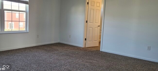 Building Photo - 570 Freedom Dr
