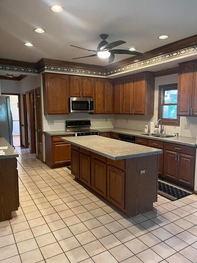 Building Photo - 7609 Johntimm Ct