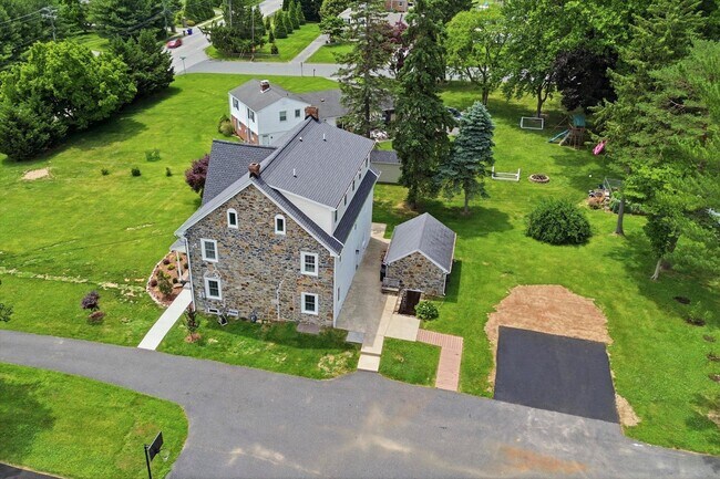 Building Photo - 1512 Naamans Creek Rd