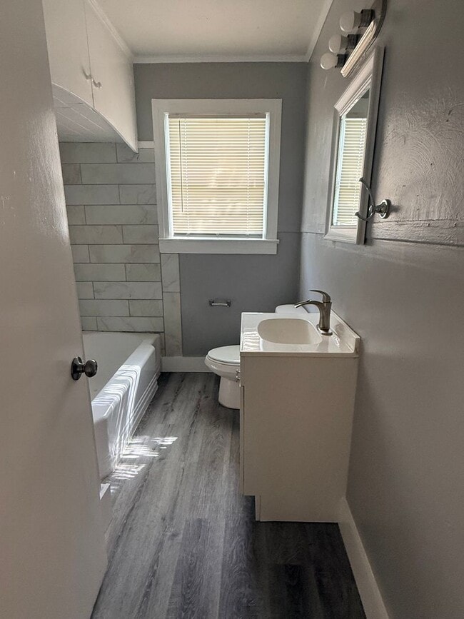 Building Photo - 2 Bedroom 1 Bathroom house In the Highland Historic District area