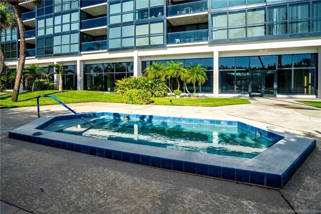 Building Photo - 10410 S Ocean Dr