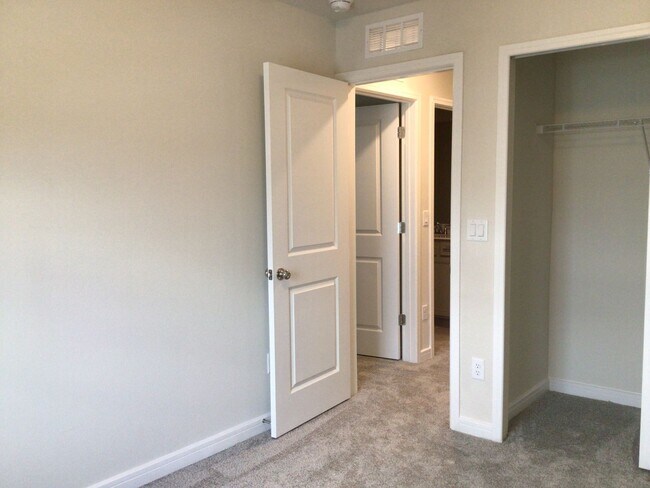 Building Photo - 14238 Sapelo Beach Dr