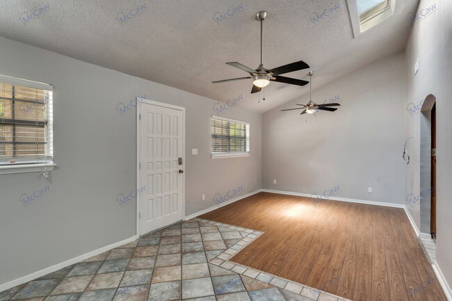 Building Photo - 5117 Bahama Dr