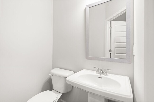 Building Photo - 4 Bed 2.5 Bath home in Gainesville! Retreat at Chicopee