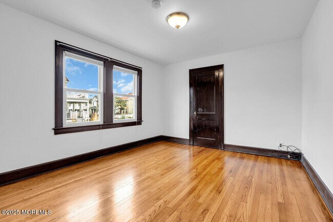 Building Photo - 407 Newark Ave