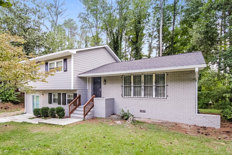 Building Photo - 4676 Pueblo Dr SW