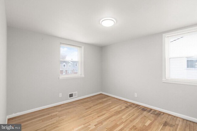 Building Photo - 2015 Dineen Dr