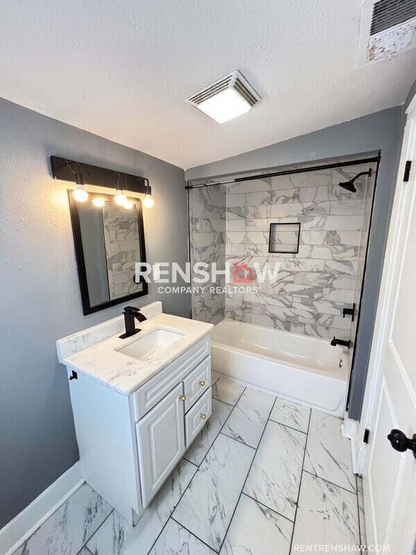 Building Photo - 3589 Faxon Ave