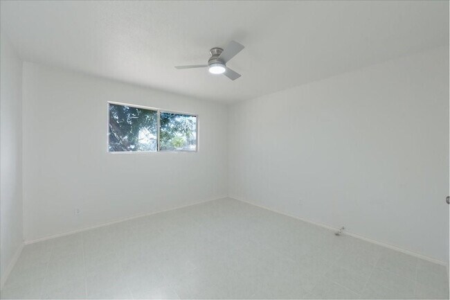 Building Photo - 421 Fantail Loop