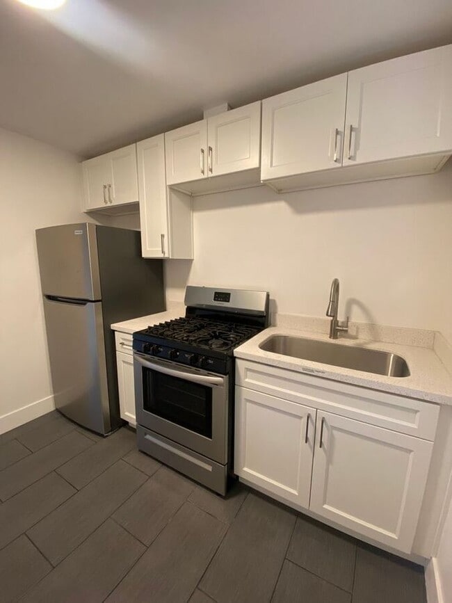 Building Photo - 2140 California St