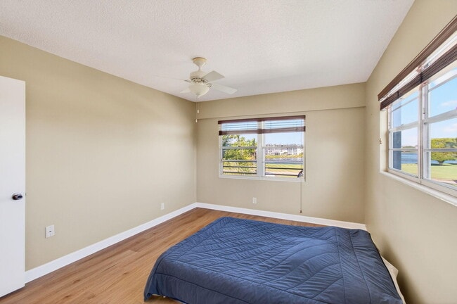 Building Photo - 33 Fanshaw A